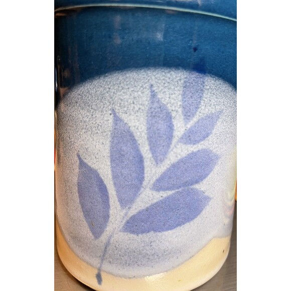 Pottery Vase Utensils Leaf Motif in Blues 6.5" Tall Clay Floral Signed TR? - Picture 12 of 12